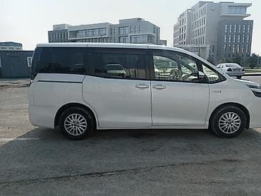 Motonəqliyyat: Toyota Voxy: 1.8 l | 2015 il Van/Minivan — 3