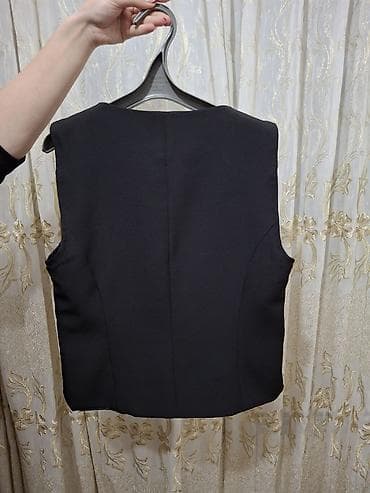 Jiletlər: Ölçü 40. Təzədi geyinilmeyib — 2