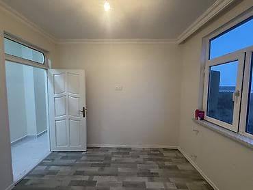 berde ev: Bakı, 20-ci sahə, 3 otaqlı, Köhnə tikili, m. Elmlər Akademiyası, 85 kv. m — 10