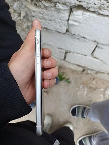 iphone 11 qara: IPhone 11, 64 GB, Ağ, Face ID — 3