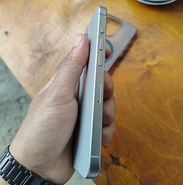 scan: IPhone 15 Pro, 1 TB, Natural Titanium, Face ID — 5