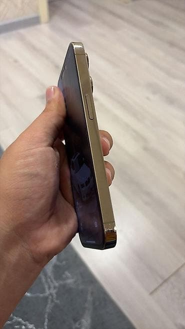 ayfon 7 s: IPhone 15 Pro, 256 GB, Qızılı, Face ID — 1