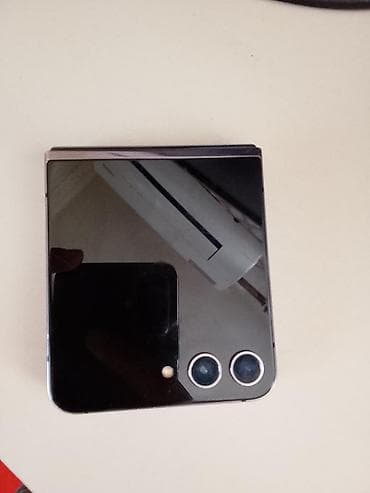 Samsung Galaxy Z Flip 5, rəng - Qara — 4
