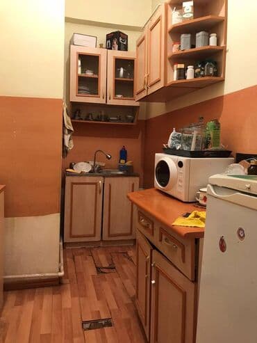 guneslide 3 otaqli evler: Hövsan 7 mertebeli binanın 3-cu mərtəbəsində yerləşən ümumi sahəsi 70 — 4