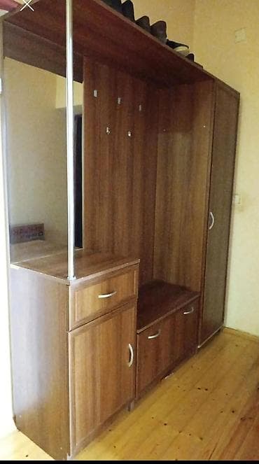 gt 2: En 45sm Hundurluk 2.4 m Uzunluq 1.80 m Qiymet .80 azn Unvan Şağan — 1