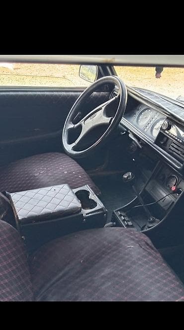07 2008: VAZ (LADA) 2107: 0.3 l | 1993 il 180 km Sedan — 2