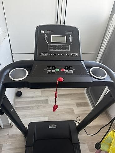 Sundays Fitness qaçış trenajoru - Kompakt qatlanan dizayn: Asanlıqla — 1