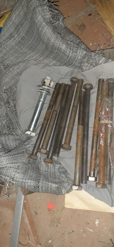 alət cantaları: Uzun bolt kone boltlardandi 1 ri 4 manat — 2