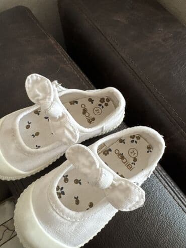 пластиковый шкаф на балкон: 1 Okaidi firmasi 21 razmer 10 azn 2 Jacadi firmasi 19 razmer 10 azn 3 — 1