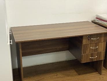 Офисные столы: Для сотрудника, Прямоугольный стол — 4