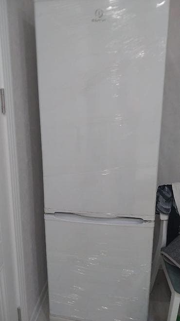 Indesit iki qapılı soyuducu - Rəng: ağ, klassik dizayn - Qapı düzümü