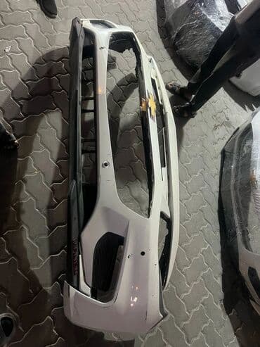 Şüşələr: Chevrolet Cruze avtomobilləri üçün müxtəlif rənglərdə baqaj qapaqları — 5