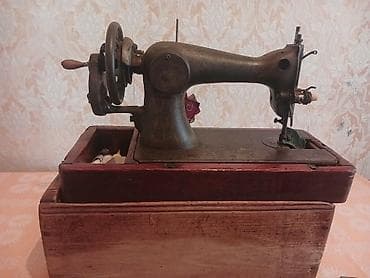 Antik mexaniki tikiş maşını - Model/işarə: Korpus üzərində “W 009641” — 2