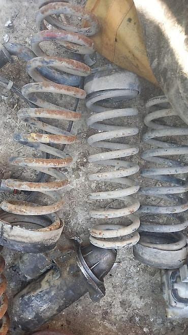 maşın ucun pec: Avtomobil ehtiyat hissələri – müxtəlif komplektasiya Mercedes. 190 — 3