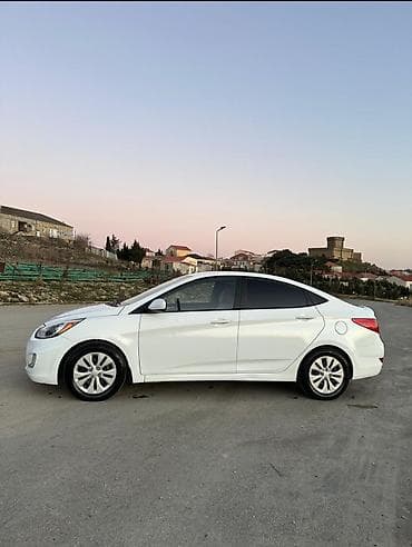 mersedes satilir: Hyundai Accent: 1.6 l | 2015 il Sedan — 2