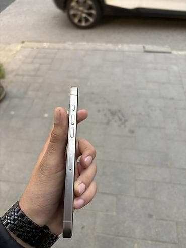 ikinci el 13 pro max: IPhone 15 Pro Max, 256 GB, Natural Titanium, Simsiz şarj, Face ID — 3