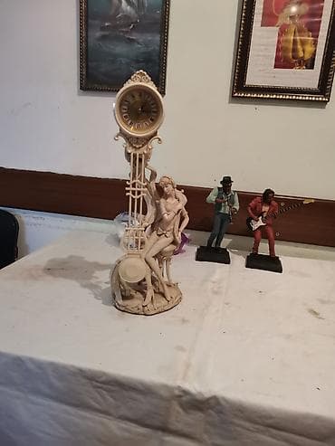 Ev saatları: Stolüstü saat Dekorativ fiqurlar saat işlekdir — 4