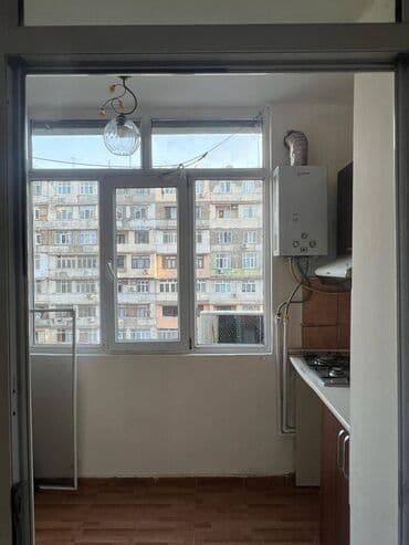 kirayr evler: Ev əşyazsızdır. Qaz,su,işıq daimidir. 3otaqdır. Binanın həyətində — 9