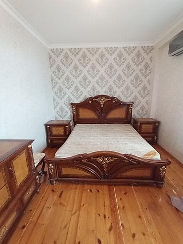 işləmiş divan: Klassik üslubda tam mebel dəsti Tərkibi: - Yataq otağı üçün geniş — 5