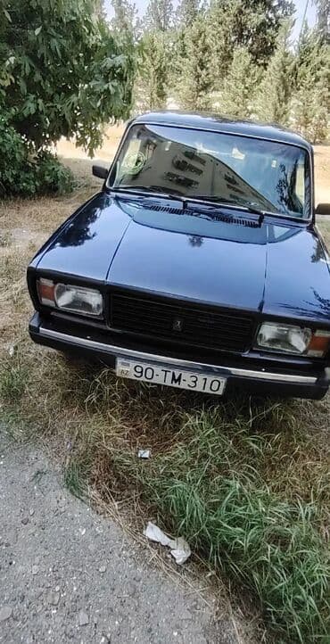 dörd göz maşın: Model: Lada (VAZ) 2107 Kuzov: sedan, tünd mavi rəng Dövlət nömrə — 1