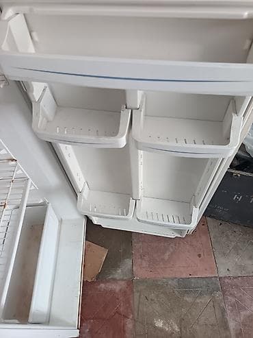 mebel ustu qaz: İki qapılı soyuducu - Yuxarıda ayrıca dondurucu bölmə - Aşağıda əsas — 3