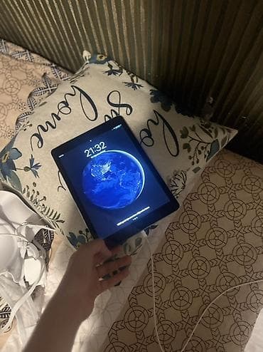 ipad pro 2021: Heç bir problemi yoxdur tep tezedi ela islenib ustunde orjinal — 1
