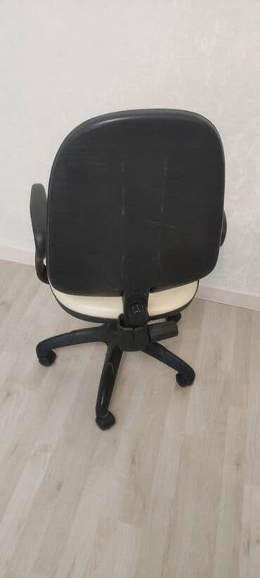 купить офисное кресло: Ofis kreslosu. Sumqayıt şəhər 10 cu mikrorayon erazindedir. Yaxşı — 2