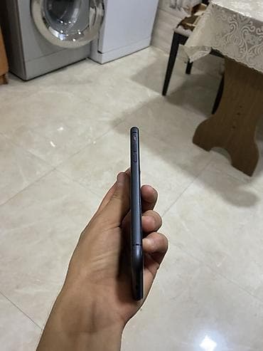 iphone 11 plata: IPhone 11, Qara — 9