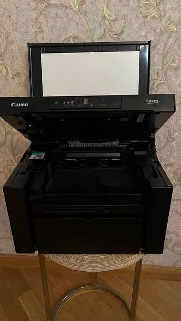 Ağ qara printer 275 manat İstifadə olunmuşdur Katric yarımcıqdır