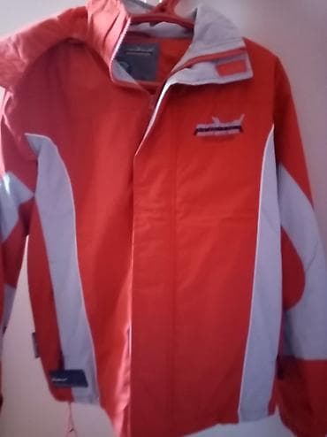 İdman üslubunda gödəkcə. Ucuz qiymətə satılır. Xaricdən alınıb razmer