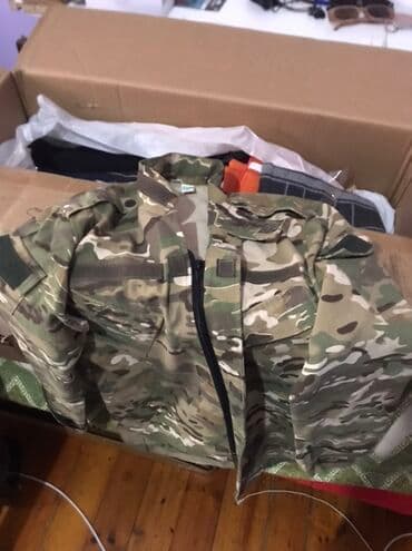 зеленые мужские спортивные костюмы: Мужской спортивный костюм — 1