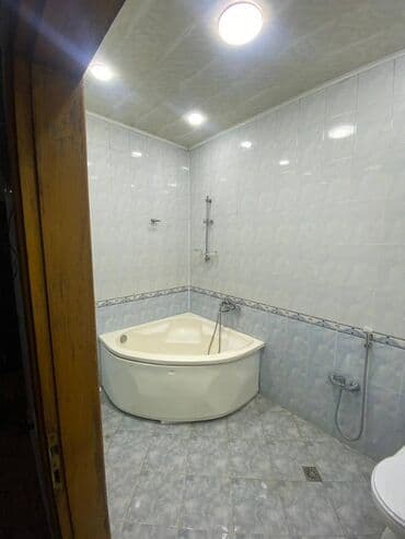 qara qarayev 3 otaqli kiraye evler: Xalqlar metrosuna yaxin 61 nomreli məktəbinə yaxin 16 mertebeli — 15