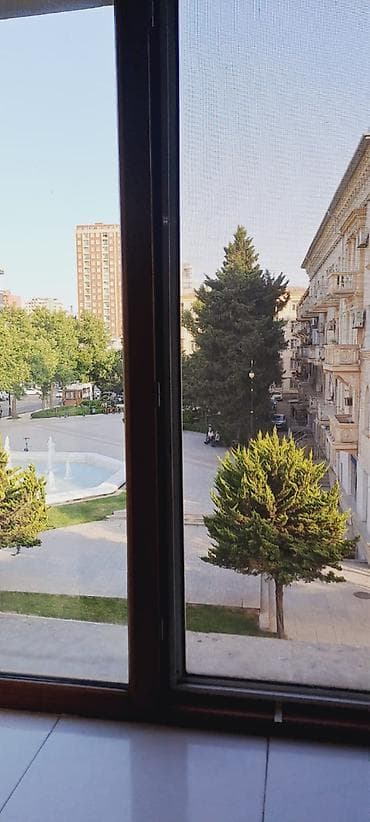 3 otaqlı kiraye evler: Menzil Azadliq pr.Koala parkinin yaxinligindadir. 3 otaqlidir.Qiymetde — 2