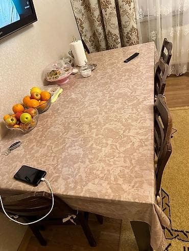 Qonaq otağı üçün, İşlənmiş, Açılmayan, Dördbucaq masa, 4 stul