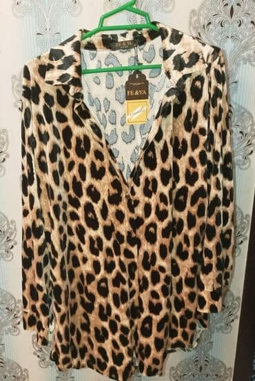 toxunma qadın köynəkləri: Yenidir 30azn alınıb 48-50 razmerə gedir.
FE&YA firması — 1