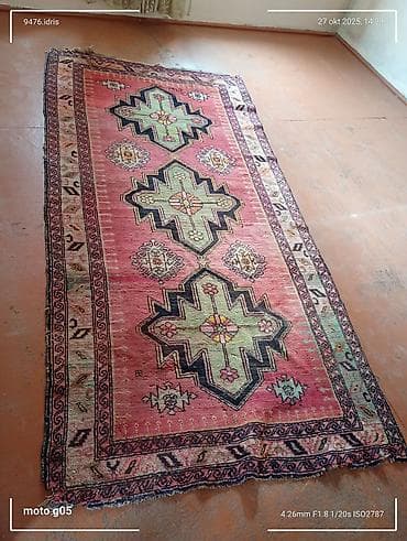 gitara simləri: Xalça – əl toxuması, dekorativ naxışlı - Material: təbii yun (əl — 3