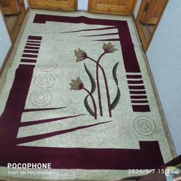 Mahal üçün dekorativ xalça - Dizayn: Açıq krem fon üzərində bordo