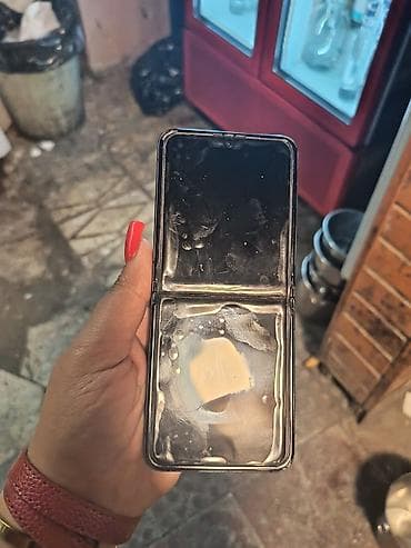par utusu: Samsung Galaxy Z Flip 5, rəng - Qara — 6