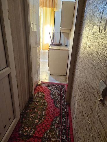 1 otaqli kiraye: Neftçilər Metrosunun düz çıxışında, köhne binada,1 otaqlı mənzil — 6