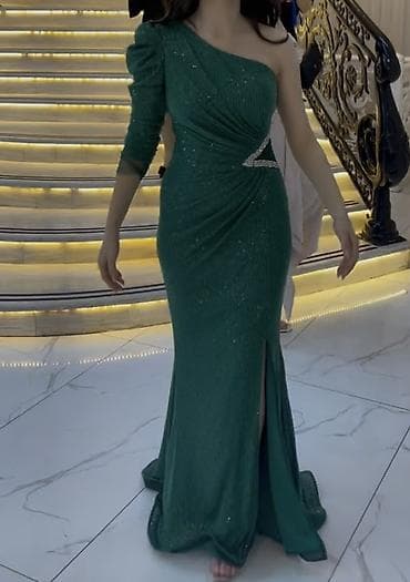 nişan donu: Paltar sahil ticarət mərkəzindən baqa baku dan 350aznə alınıb və 1dəfə — 2