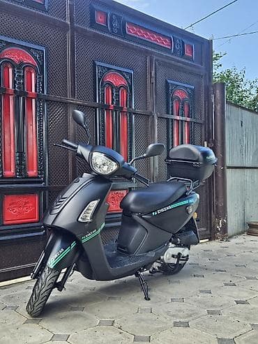 ZIGZAG şəhər skuterı - Rəng: mat qara, yaşıl akssent zolaqlar -