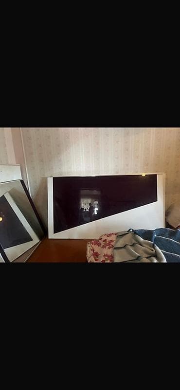 Yataq otağı mebel dəsti Tərkibi: - Geniş ikitərəfli çarpayı üçün