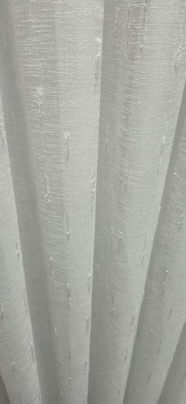 tül parçalar: Ağ rəngli, nazik, şəffaf parçadır. Üzərində həndəsi naxışlar var — 14