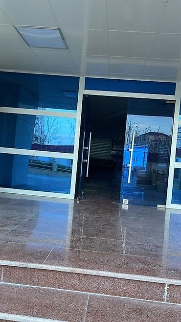 xırdalanda: Salam temizlik işi görəcək xanim axtarilir iş saatı 9da başlıyir ünvan — 2