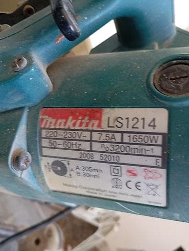 ıran peçi işlənmiş: Makita LS1214 sürgülü gönye mişarı - Güc: 1650 W - Gərginlik/Frekans — 4