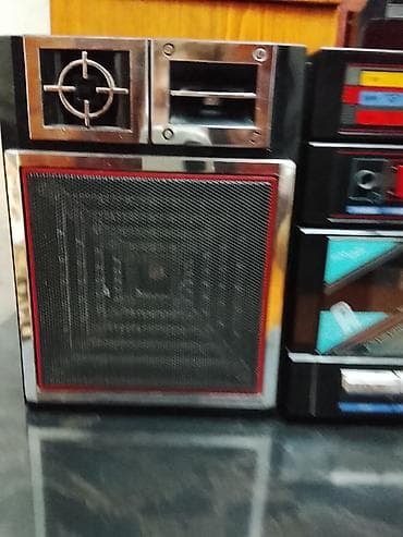 muzikalni sentr: Köhnə tip “boombox” musiqi mərkəzi – radio + iki kaset maqnitofonu + — 10