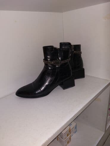 Toy paltarları və aksesuarları: Ölçü: 40, rəng - Qara, İşlənmiş — 1