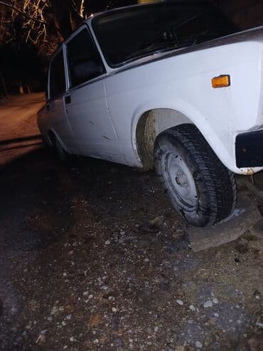 vaz 2199: Vaz 2107 sedan – 2002-ci il buraxılışı. Ağ rəng, 4 qapı, arxa ötürücü — 6