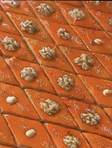 seki halvasi: Şirniyyat: Gəncə paxlavası Tərkib və xüsusiyyətlər: - Ənənəvi romb — 1