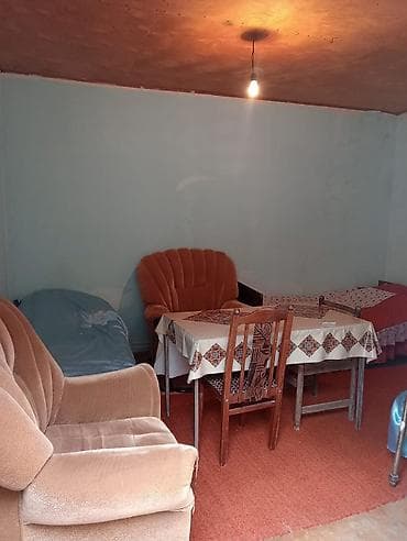 zabratda ev: 1 otaqlı həyət evi zabrat 2 kirayə verilir evin bütün əşyaları var — 1